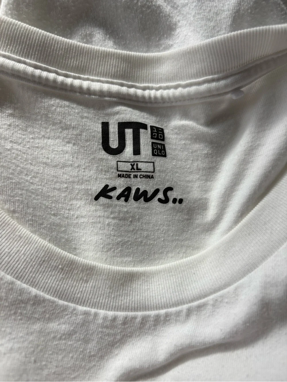 KAWS x UNIQLO sz M DIY Babydoll Tshirt White PINK BFF COMPANION